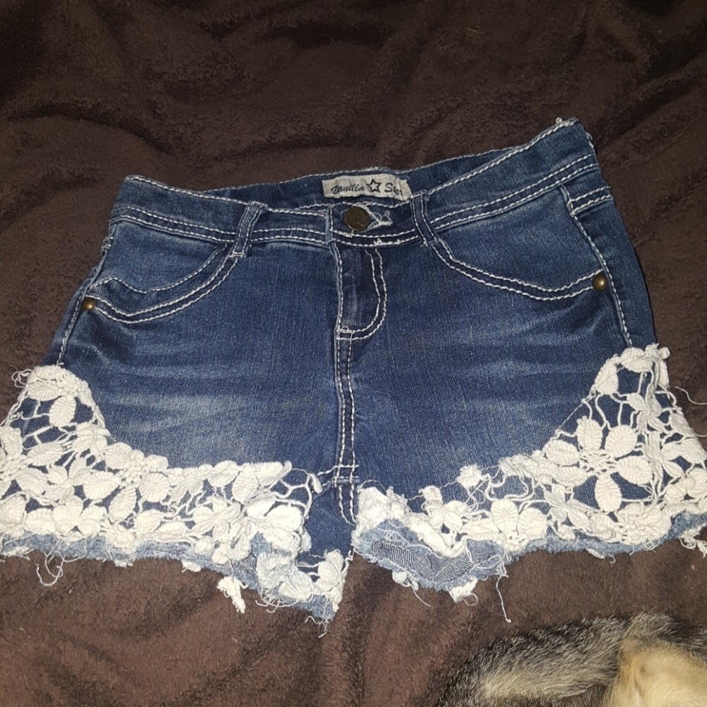 Cute shorts with lace